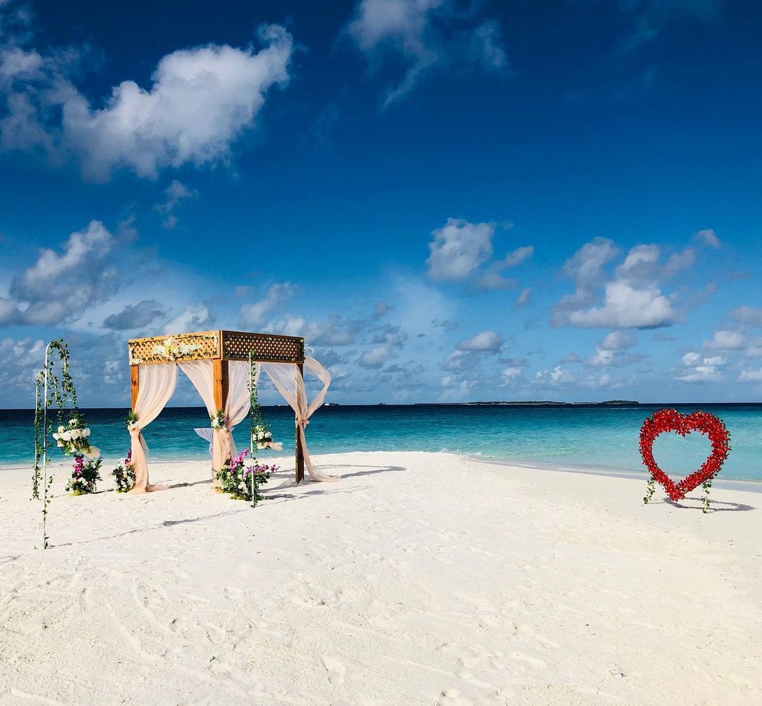Private sandbank set up for a Maldives proposal